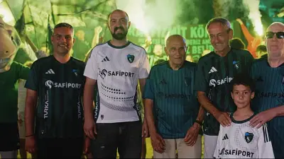 Kocaelispor yeni sezon formalarını tanıttı