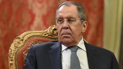 Lavrov: O dönemde Rusya'yı kurtarabilecek tek kişi Putin idi