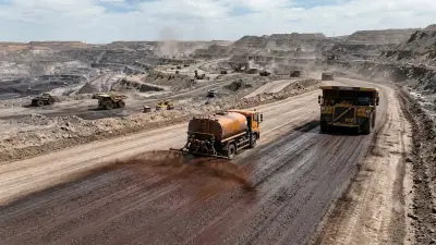 Maden yollarına pekmez püskürtme yöntemi toz krizini çözüyor