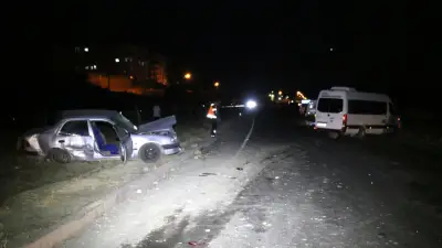 Malatya Hekimhan'da Minibüs ve Otomobil Çarpıştı: 1 Ölü, 1 Yaralı