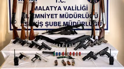 Malatya'da silah teşhiri operasyonu: 56 gözaltı, çok sayıda silah ele geçirildi