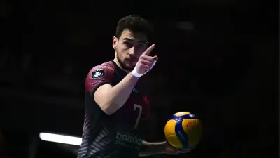 Milli voleybolcu Bedirhan Bülbül'de omuz sıkışma sendromu tespit edildi