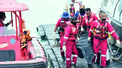 Myanmar'da 500'den Fazla Arakanlı Müslümanı Taşıyan İki Tekne Battı