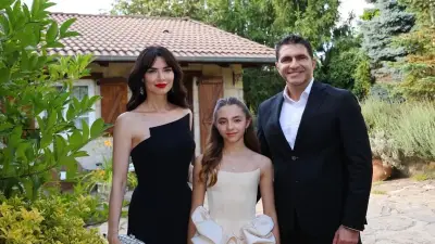 Nefise Karatay kızı Maya ile verdiği pozu sosyal medyada paylaştı
