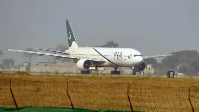 Pakistan'da 5 kişilik mürettebatlı kargo uçağı radardan kayboldu