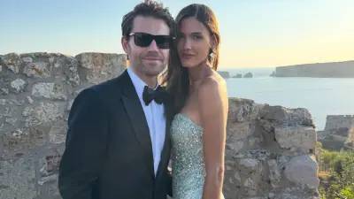 Paul Wesley ve Natalie Kuckenburg sade bir törenle evlendi