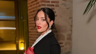 Pelin Akil Traktör Üstünde Köy Keyfi: 'Atlayın Götüreyim'
