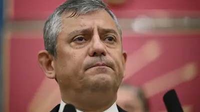 Rüşvet Bagajıyla Yeni Parti: Şaibeli İsimler Özgür Özel'in Kurucu Listesinde