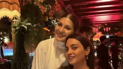 Sibel Can'ın kızı Melisa Ural, minik yeğeni Lina ile oyun anlarını paylaştı