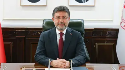 Tarım ve Orman Bakanı Yumaklı: Çiftçiler samanlarını yakarak darbecilere engel oldu