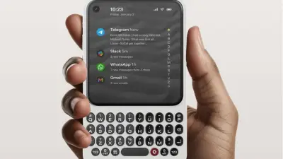 Tuşlu Telefonlar Geri Dönüyor: BlackBerry Nostaljisi Clicks Communicator ile Canlanıyor
