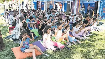 Van Kültür Yolu Festivali'nde Atölye, Söyleşi ve Çocuk Etkinlikleri Renkli Görüntüler Oluşturdu