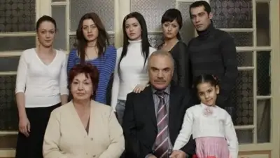 Yaprak Dökümü'nün Ayşe'si Şebnem Ceceli Büyüdü! Hukuk Fakültesi Mezunu Oldu