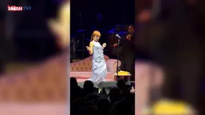Yıldız Tilbe Alaçatı Konserinde Sıra Dışı Dansıyla Coşturdu