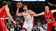 12 Dev Adam İsviçre'yi 95-72 Mağlup Etti, 6'da 6 ile Üst Turda