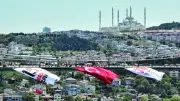 15 Temmuz Köprülerine 'İrade Bizim, Zafer Bizim' Afişleri Asıldı