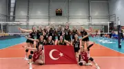 18 Yaş Altı Kadın Voleybol Takımı Namağlup Finalde