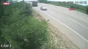 Adana'da kamyon jandarma aracına çarptı: 2 asker yaralı