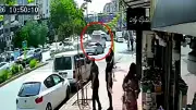 Adana'da yaya geçidinde genç kıza çarpıp kaçan dolmuşçu alkollü çıktı