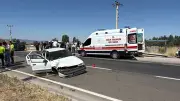 Afyonkarahisar'da Otomobil Bariyerlere Çarptı: 6 Yaralı