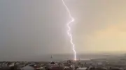 Çanakkale'de Mezarlıkta Yıldırım Düşmesi Sonucu Yangın Çıktı