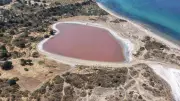 Çanakkale'deki Kalpli Göl yeniden pembe renge büründü