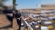 Şanlıurfa'da Tır Devrildi: Yemeklik Yağ Bidonları Yola Saçıldı