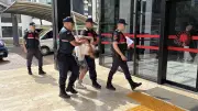 Antalya'da İçinde Çocuk Bulunan Otomobili Çalan Şüpheli Tutuklandı
