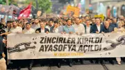 Ayasofya Camii'ne Gençlik Yürüyüşü: Binlerce Kişi Katıldı