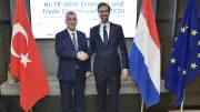 Bakan Bolat Hollandalı mevkidaşıyla Gümrük Birliği ve vize kolaylığını görüştü