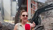 Beylikdüzü'nde bina yıkımı kabusu: 'Bir kiremidiniz kırıldı' dediler, banyo duvarı yoktu