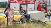 Bolu'da Ticari Taksi ile Otomobil Çarpıştı: 5 Yaralı