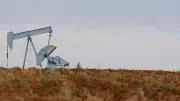 Brent petrol 72,75 dolardan işlem görüyor, jeopolitik riskler fiyatları destekliyor
