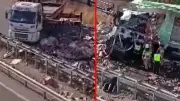 Bursa'da feci kaza! TIR beton duvara saplandı, sürücü hayatını kaybetti