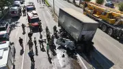 Bursa'da Freni Boşalan Kamyon 2 Araca Çarptı: 3 Yaralı