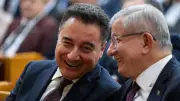 Davutoğlu ve Babacan Gelecek Partisi'nde Bir Araya Geldi
