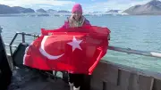 Deniz Kayadelen, Kuzey Kutbu'nda yüzen ilk Türk oldu