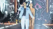 Derya Uluğ Bursa Kültür Yolu Festivali'nde Hayranlarını Coşturdu