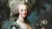 Ekmek bulamıyorlarsa pasta yesinler sözü Marie-Antoinette'e ait değil