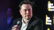 Elon Musk Trilyoner Statüsünü Kaybetti: SpaceX Hisseleri Servetini 59 Milyar Dolar Eritti