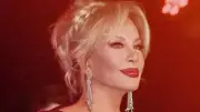 Emel Sayın 'Mavi Boncuk' Esprili Görselle Sevinçten Havalara Uçtu