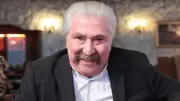 Erdal Özyağcılar'a Bursalı hayranından mavi yumurtalı jest