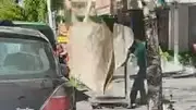 Erzurum'da 7. Kattan Düşen Halı Mağaza Çalışanını Yaraladı