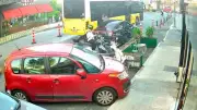 İETT Özel Halk Otobüsü Yol Kenarındaki Yayaya Çarptı: 1 Yaralı