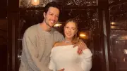Feyyaz Şerifoğlu ve Merve Dinçkol çifti kızları Defne Yaz'ı kucaklarına aldı