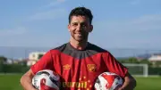 Göztepe'de İsmail Köybaşı futbolu bıraktı, kulüpte yeni görev alacak