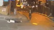 Şişli'de iş yerine silahlı saldırı: Bekçi saldırganı ayağından vurdu