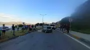 Isparta'da Kamyonetle Çarpışan Otomobil Karşı Şeride Geçti: 2 Yaralı
