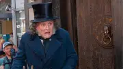 Johnny Depp, San Diego Comic-Con'da Ebenezer Scrooge kılığında hayranlarını şaşırttı