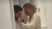 Kadir Ezildi'nin kardeşi Kerem'in düğünü sonrası anne Gülşen Ezildi boş odaya ağladı